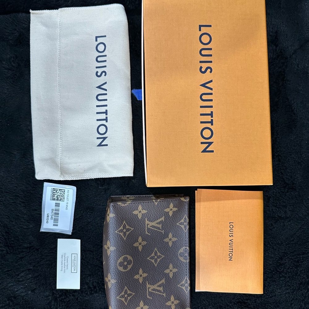 Louis Vuitton Monogram toiletry 15